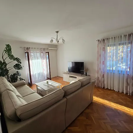 Apartment Ante *