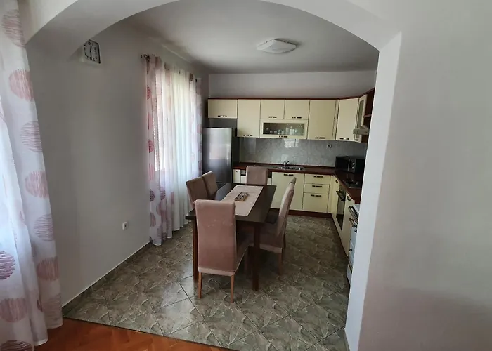 Apartment Ante