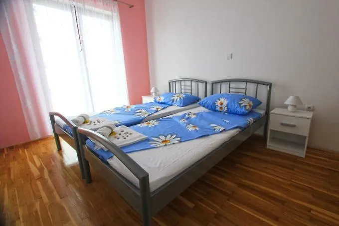 Ante Apartman *